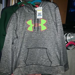 NWT Under Armour sweatshirt size extra large
